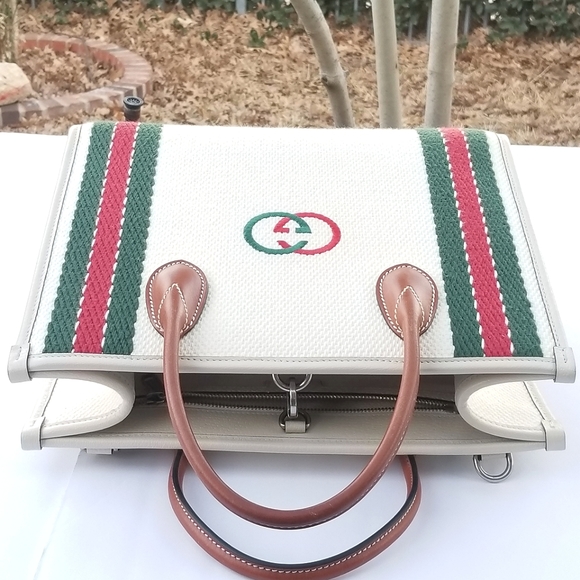 Fabulous Rare statement Auth Gucci Off The Grid  Bucket Tote handbag - Picture 9 of 16